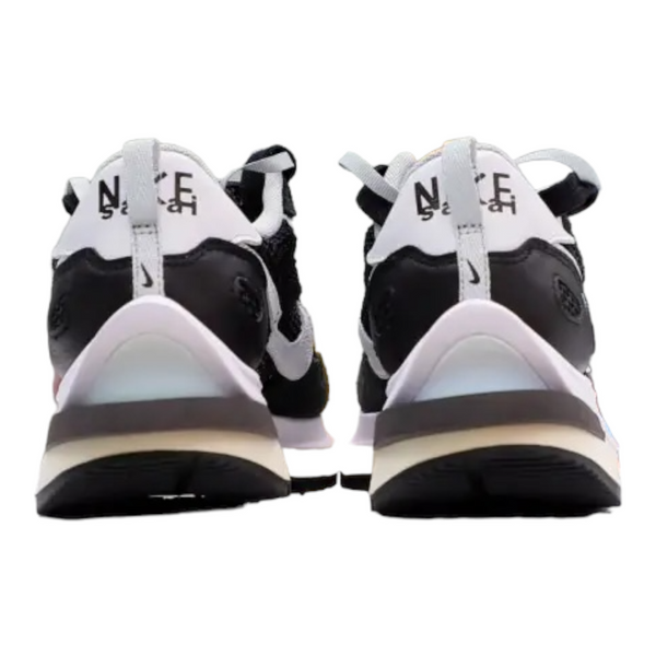 Nike SACAI X VAPORWAFFLE “BLACK WHITE”