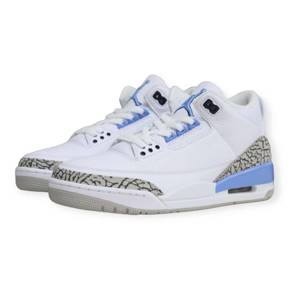 Air Jordan 3 “UNC”