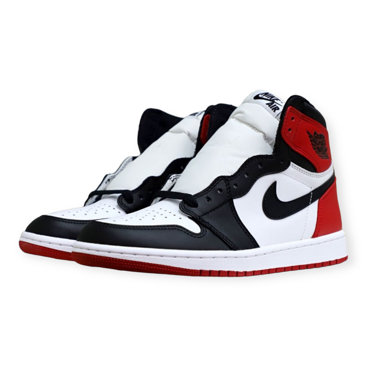 2016 Air Jordan 1 Retro “Black Toe”